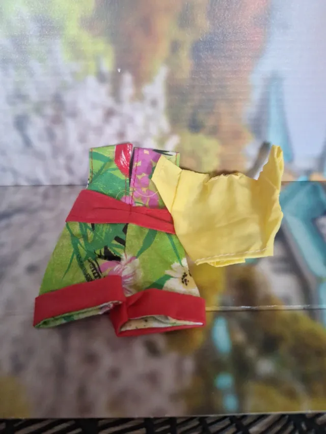 Conjunto Barriguitas floral amarillo y rojo