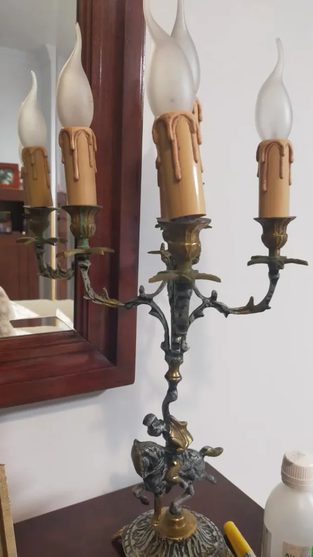 Reloj de bronce sobremesa antiguo viene con candel