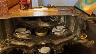 Reloj de sobremesa antiguo bronce y cerámica