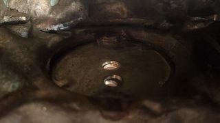 Reloj de sobremesa antiguo bronce y cerámica