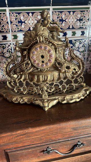 Reloj de sobremesa antiguo bronce y cerámica