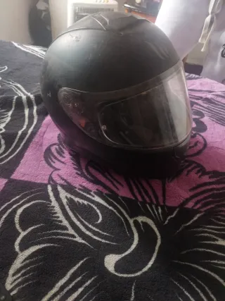Casco de moto negro