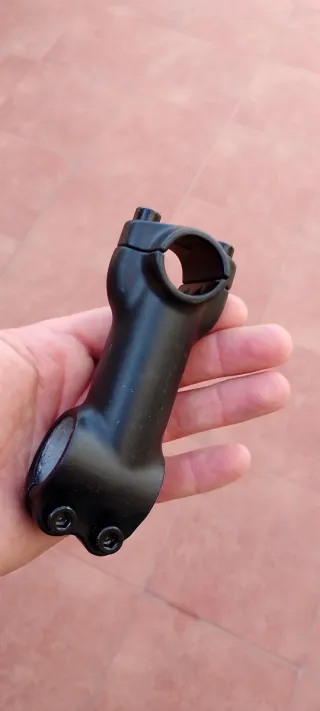 Potencia de bicicleta negra