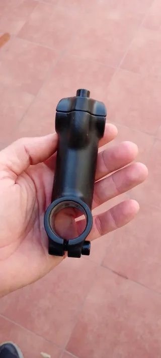 Potencia de bicicleta negra