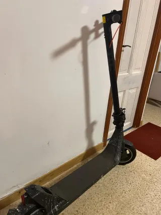 Patinete eléctrico negro