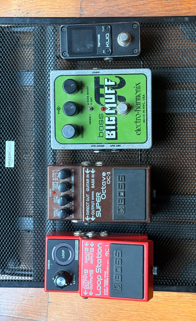 Pedalera Boss RC-1 + OC-3 + Big Muff + Afinador