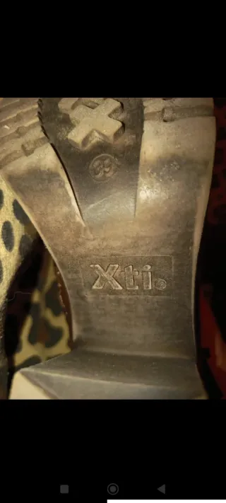 Botines marrones con hebilla