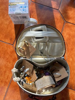 Lotto Gioielli con Borsetta + Crema Antiage