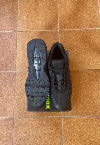 Nike Air Max 95 Negras