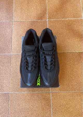Nike Air Max 95 Negras