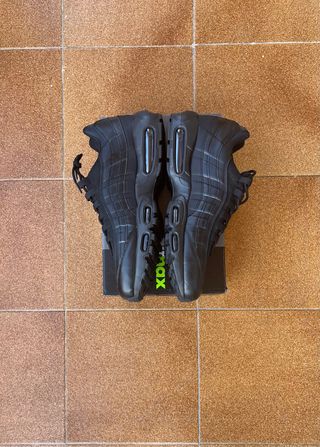 Nike Air Max 95 Negras