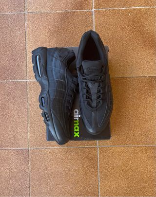 Nike Air Max 95 Negras