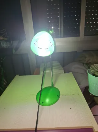 Armario morado y verde con cajones