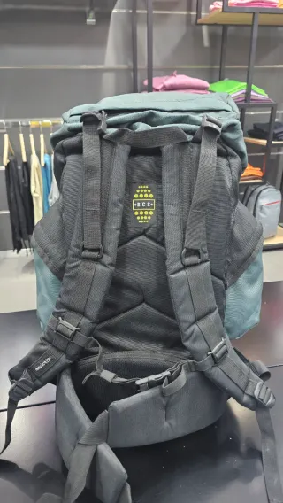 Mochila Montaña Inesca 65L Negra/Verde