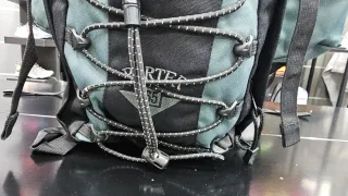 Mochila Montaña Inesca 65L Negra/Verde