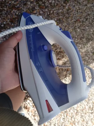 Plancha de vapor DeLonghi