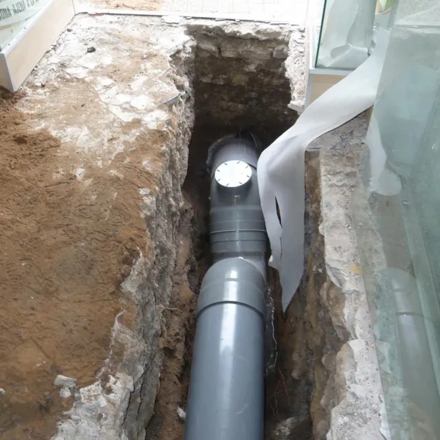 Puerta blanca lacada con manilla