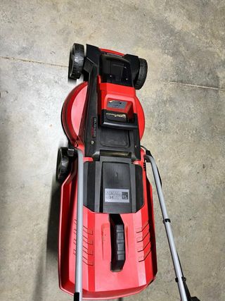 Cortacésped y bordeadora inalambrico con batería