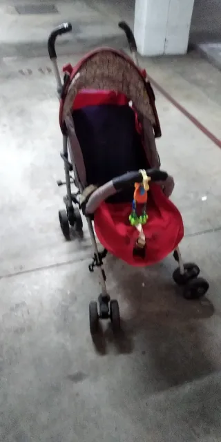 Silla de paseo para bebé color rojo