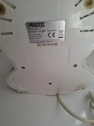 Cafetera de goteo blanca