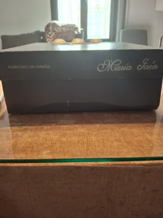 Botines de piel negros, por detrás detalles