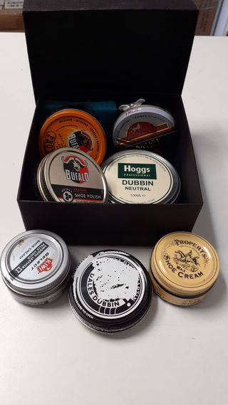 Lote de 7 productos para el cuidado del calzado