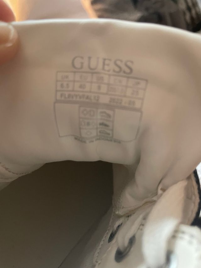 Botines Guess Blanco y Marrón