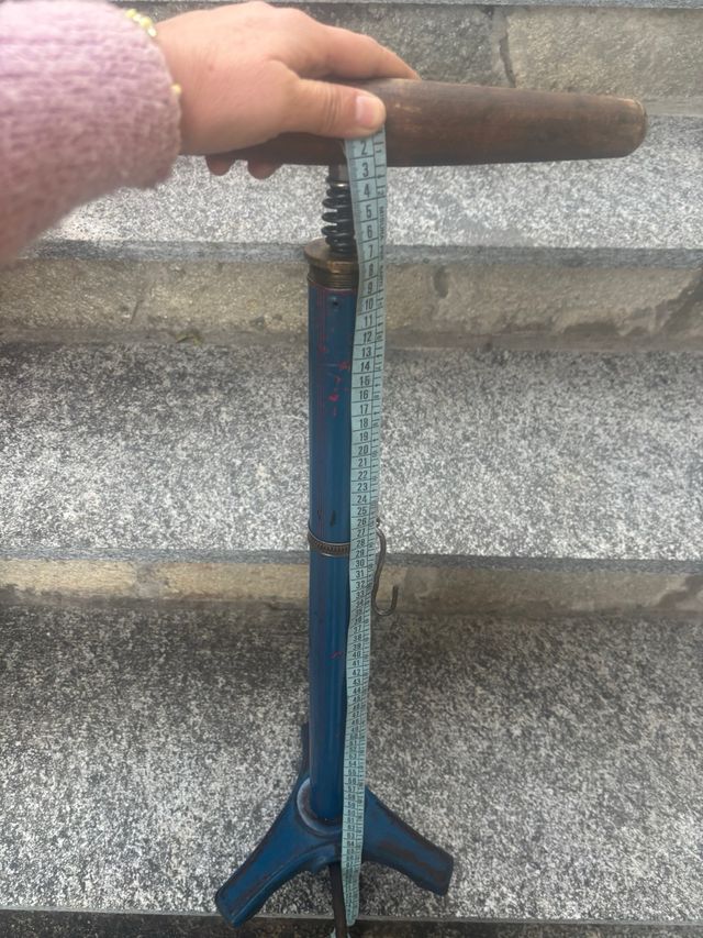 Pompa bicicletta vintage blu
