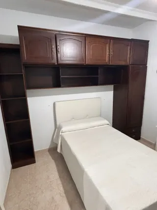 Dormitorio completo madera oscura