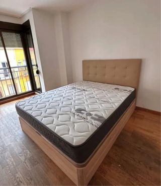 Canapé abatible blanco y madera