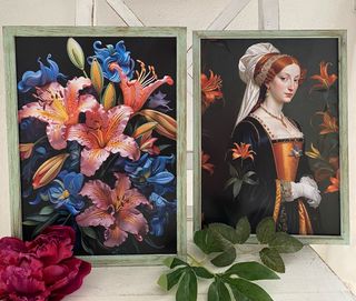 Lote cuadros verdes mujer de época entre lirios