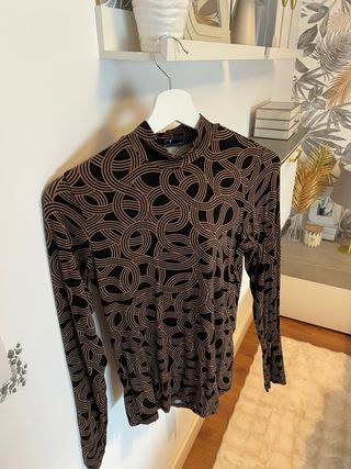 Camisa M/L con estampado geométrico