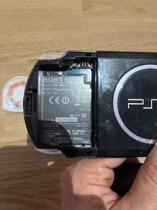 Pack PSP 3000 Negra y Blanca + juegos