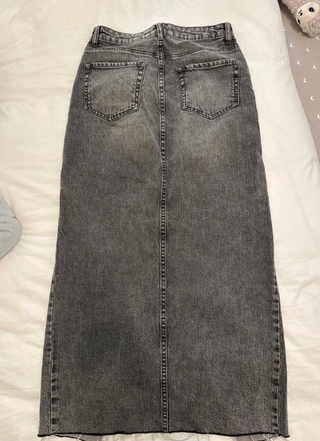 Falda midi vaquera gris con abertura