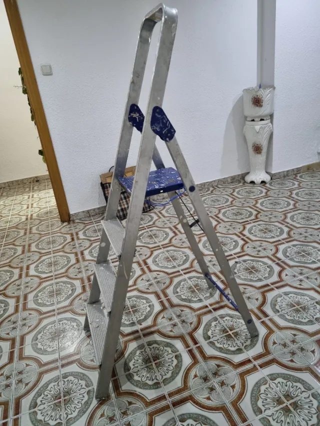 Escalera aluminio 3 peldaños