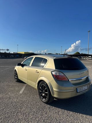Opel Astra 2004
