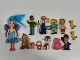 Lote de figuras de distintos personajes