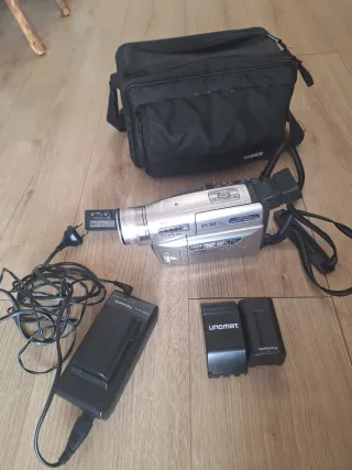 Videocámara Panasonic VS90 + Accesorios