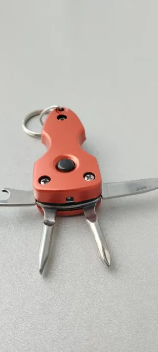 Multi-tool Milwaukee portachiavi