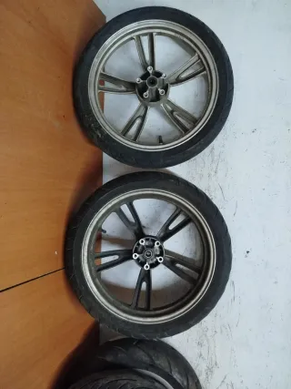 Llantas Symphony Delantera y Trasera