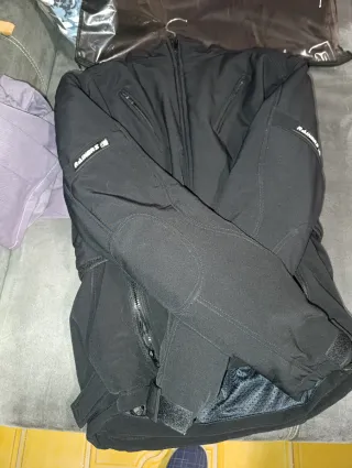 Chaqueta de moto Raiders negra 2 veces usada