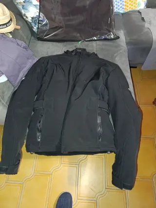 Chaqueta de moto Raiders negra 2 veces usada