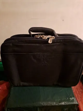 Maletín Adidas negro varios departamentos