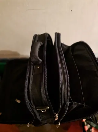 Maletín Adidas negro varios departamentos