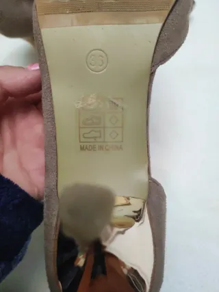 Zapatos de salón tacón beige mujer