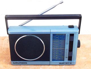 RADIO A TRANSISTOR GRUNDIG mod: Music-Boy 60