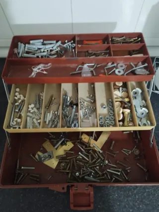 Caja de herramientas y accesorios