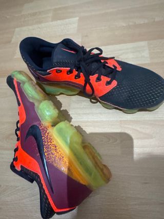 Zapatillas Nike Deportivas Negras y Naranjas