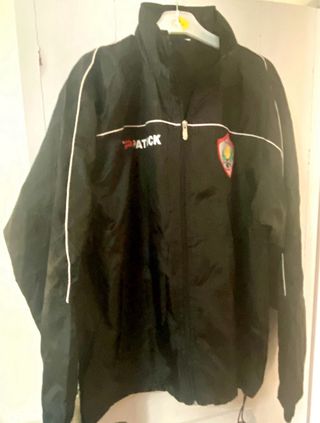 Casacos futebol 20€camisolas treino 15€,tshirt 10€