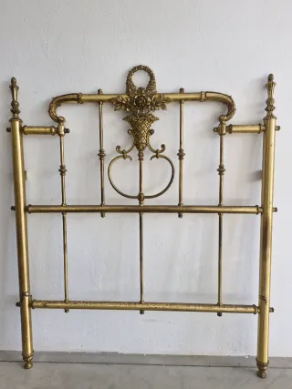 Cabecero antiguo dorado